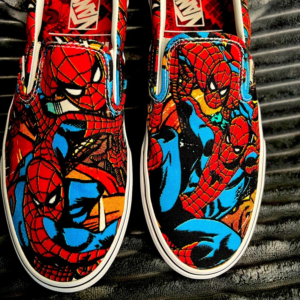 Spider-Man Vans slip on canvas shoes, men 9 /women 10.5.